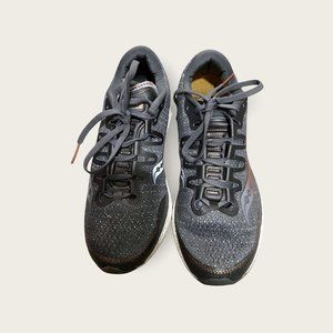 Saucony Women Everun Size 10